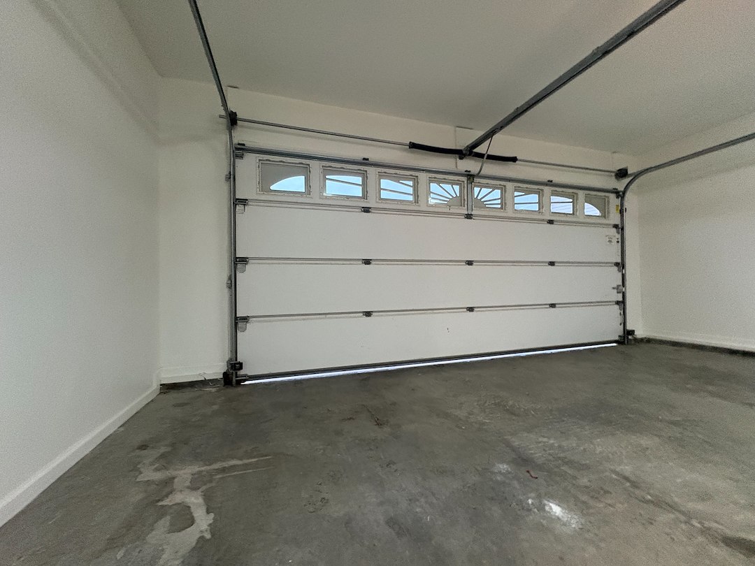 Garage door wouldn’t seal in Knoxville TN