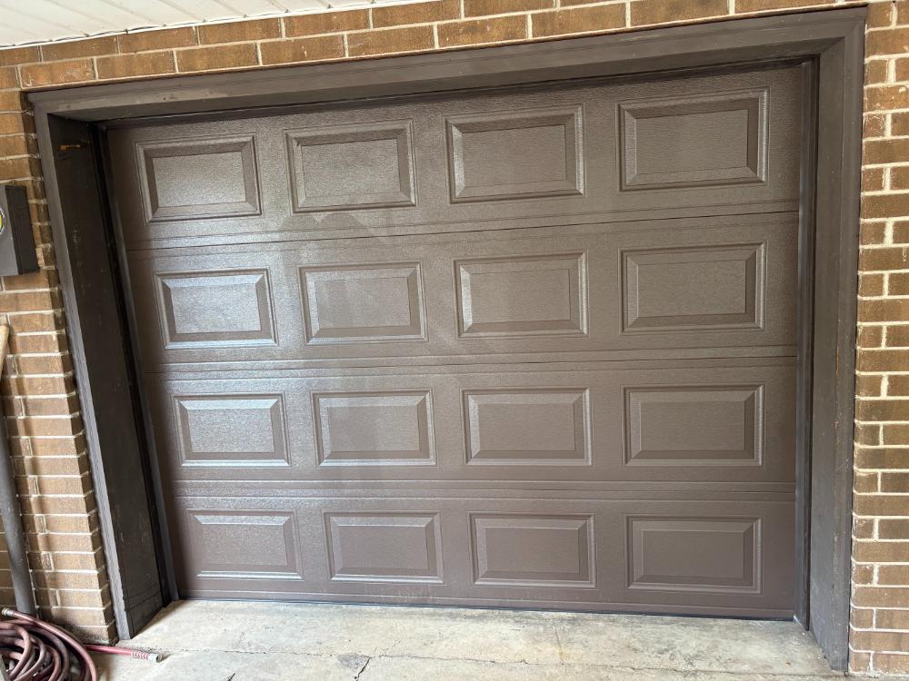 Updated door and operator in Lenoir City, TN